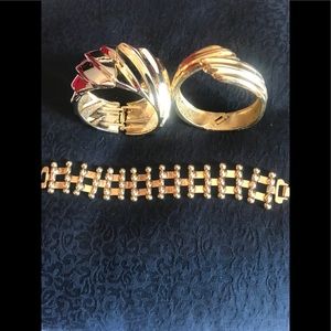 🖤🔱 EUC 🔱🖤 GOLD COLLECTION OF THREE BRACELETS